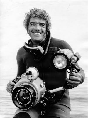 Eric Hanauer in the 1970s. This Niko-Mar housing was leaking during his deco stop on his Alvin deep-sea submersible shoot.