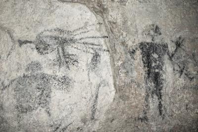 Cave drawings of Chief Roi Mata in Fele’s Cave. Photo by Pierre Constant.
